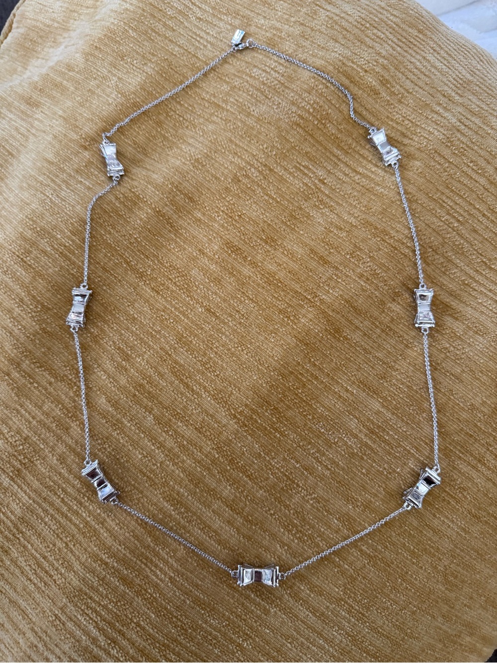 Kate Spade Take a Bow Silver atone Women’s Scatter Necklace